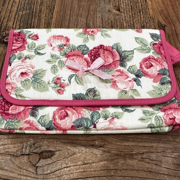 Other - Floral makeup bag with Pink Trim